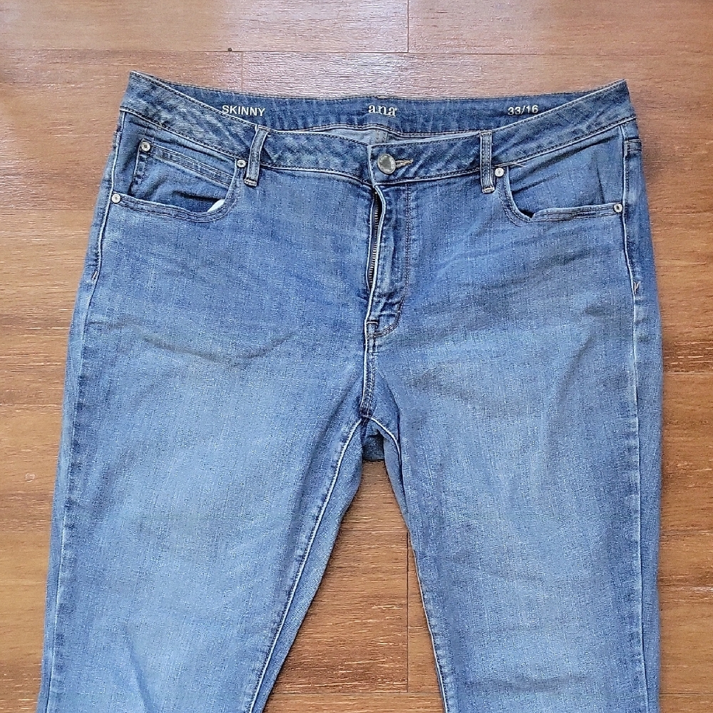 a.n.a Blue Skinny Jeans with Classic Design
